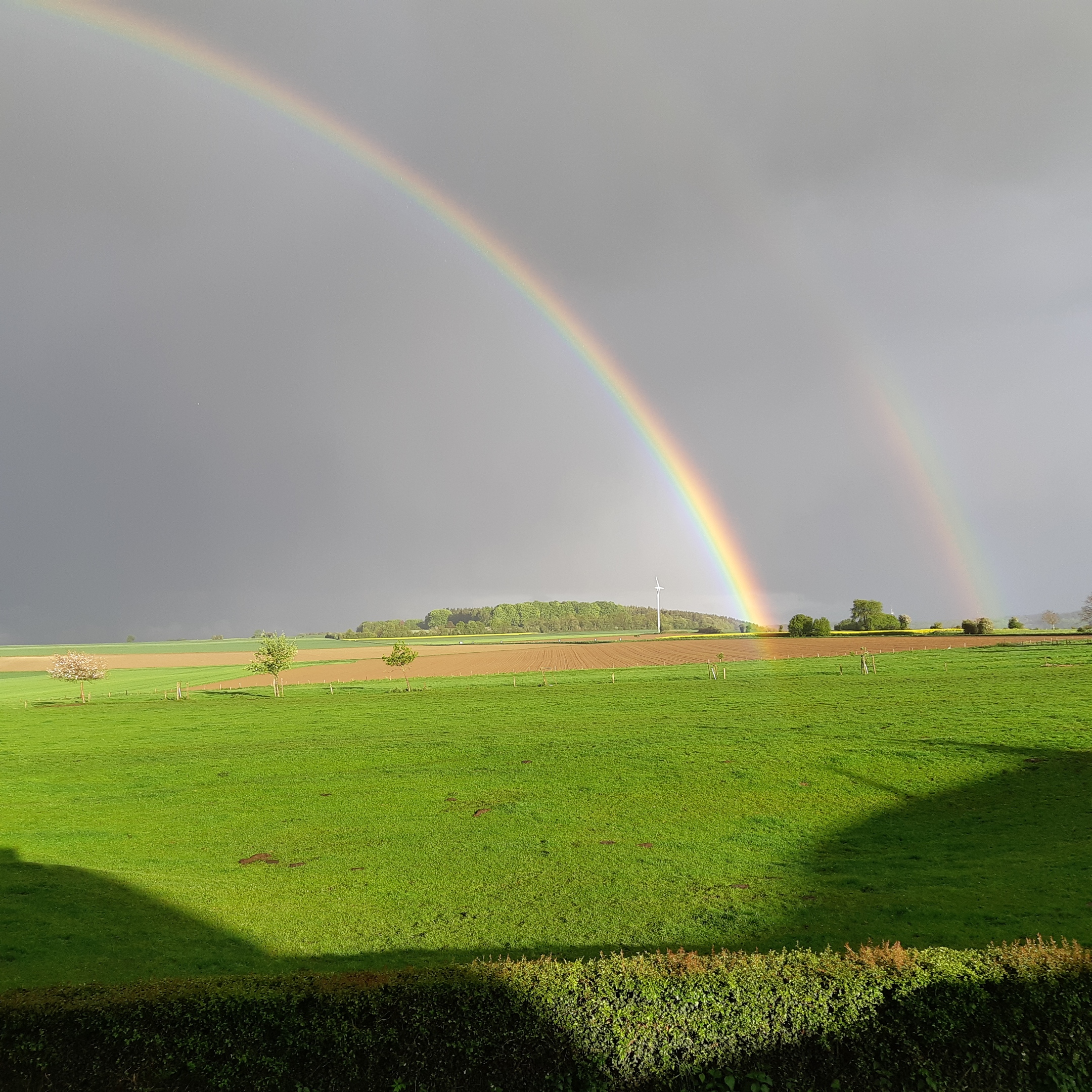 Schneeberg mit Regenbogen