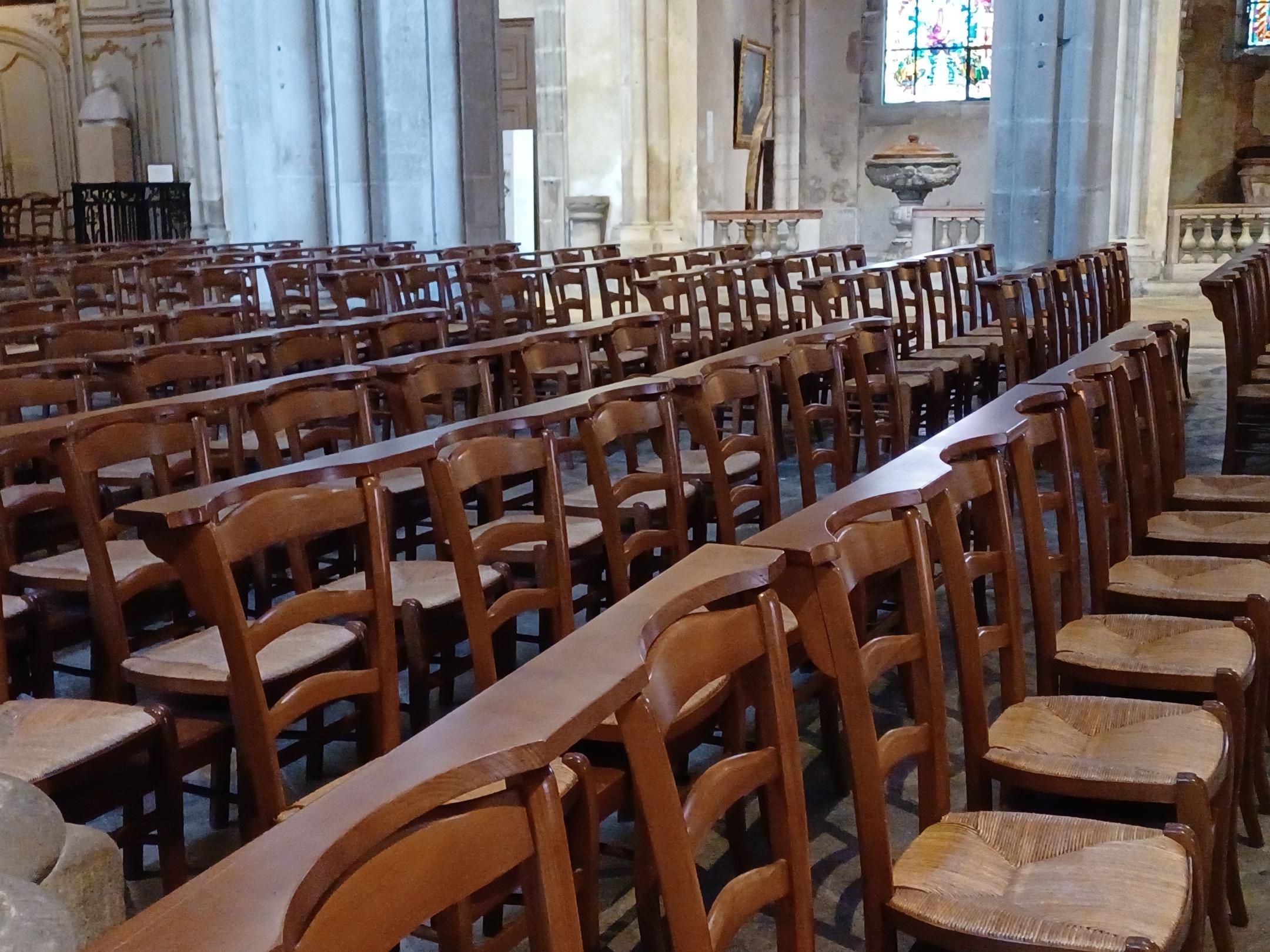 leere Kirche G. Lohmann