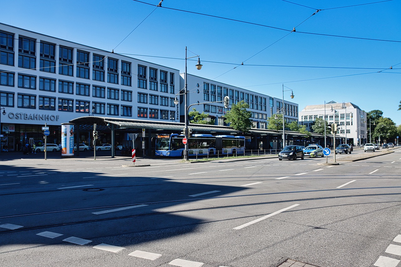 230809-eastern-railway-station-7290561_1280