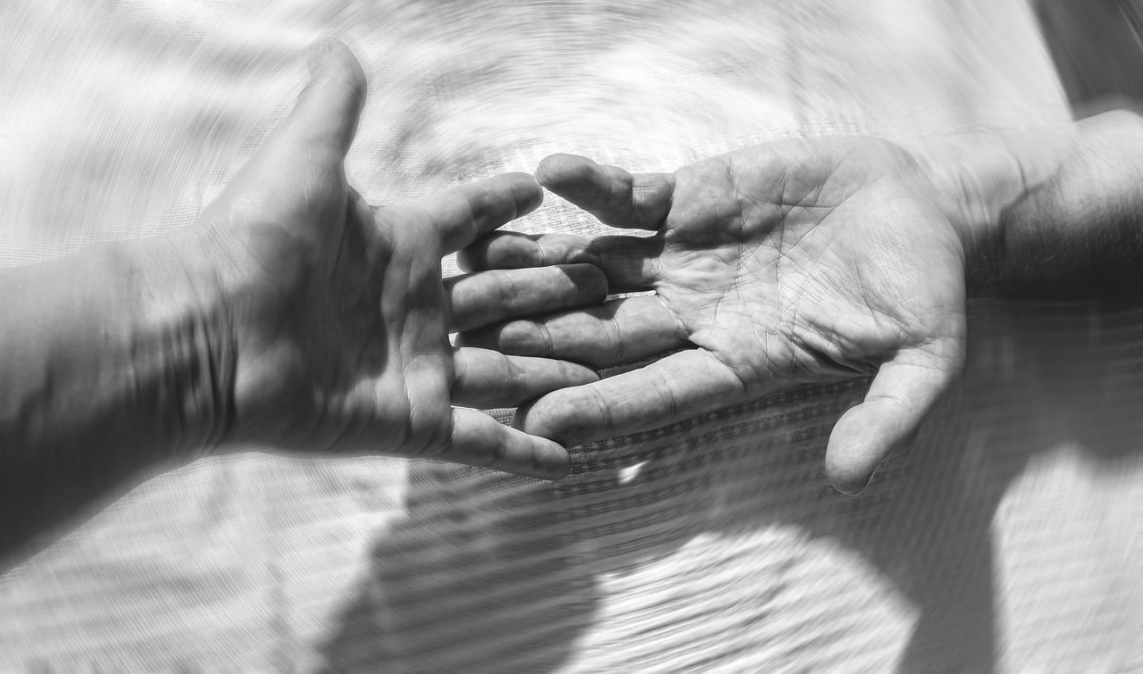 verschränkte Hände