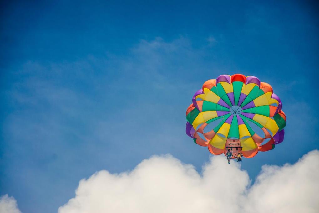 260708-imaginacioncreativos-parachute