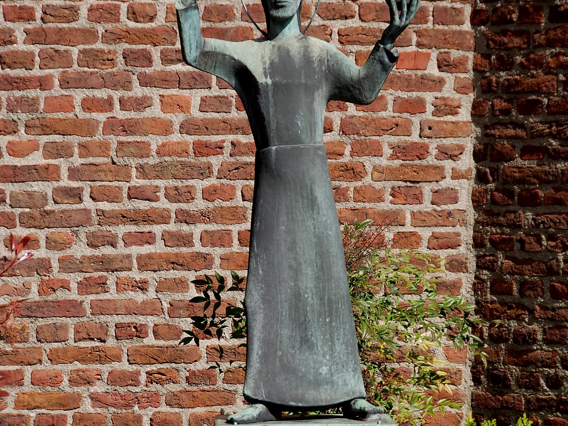 Figur Platz St. Heinrich