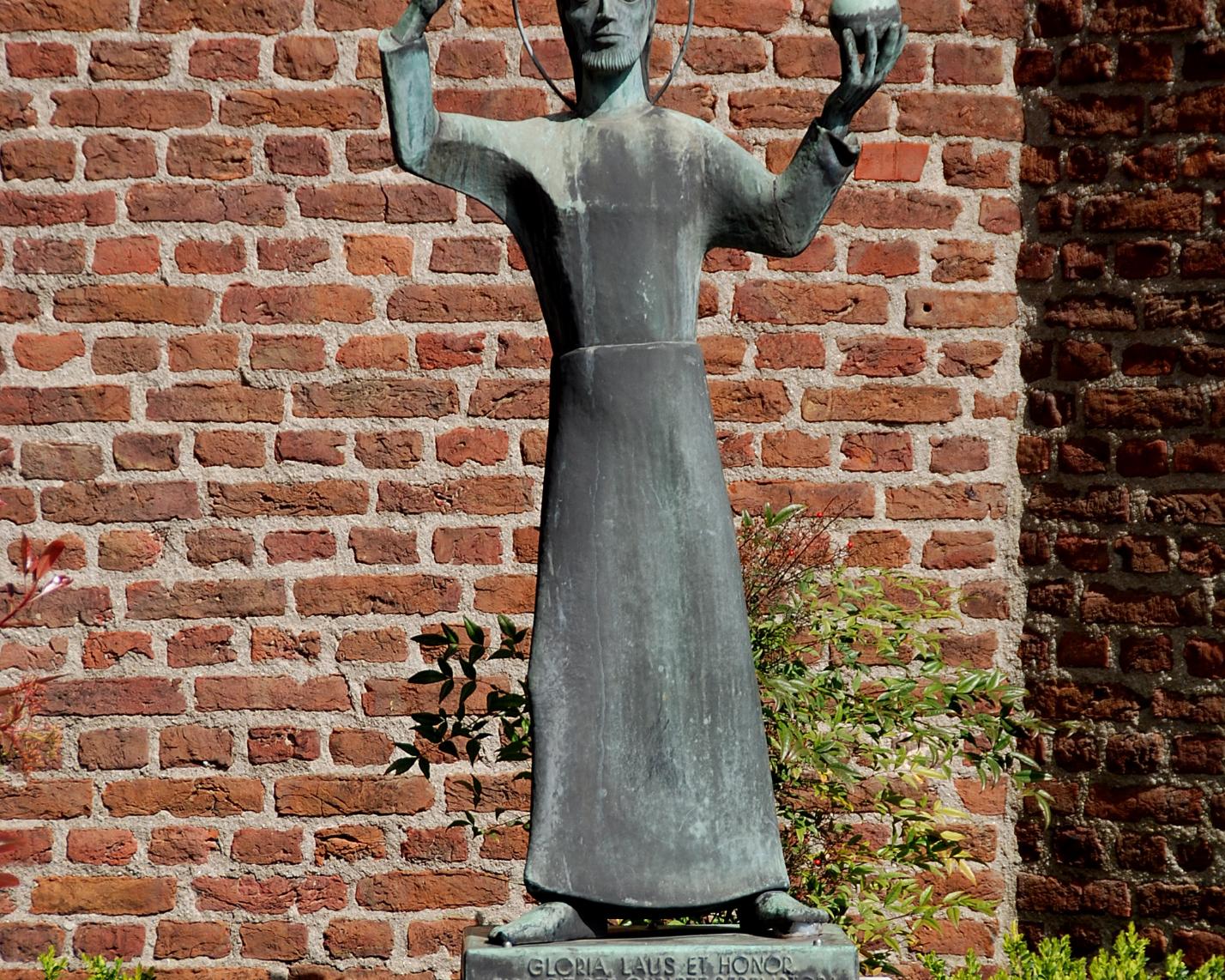 Figur Platz St. Heinrich