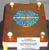Evangeliar St. Martinus mit Prachteinband