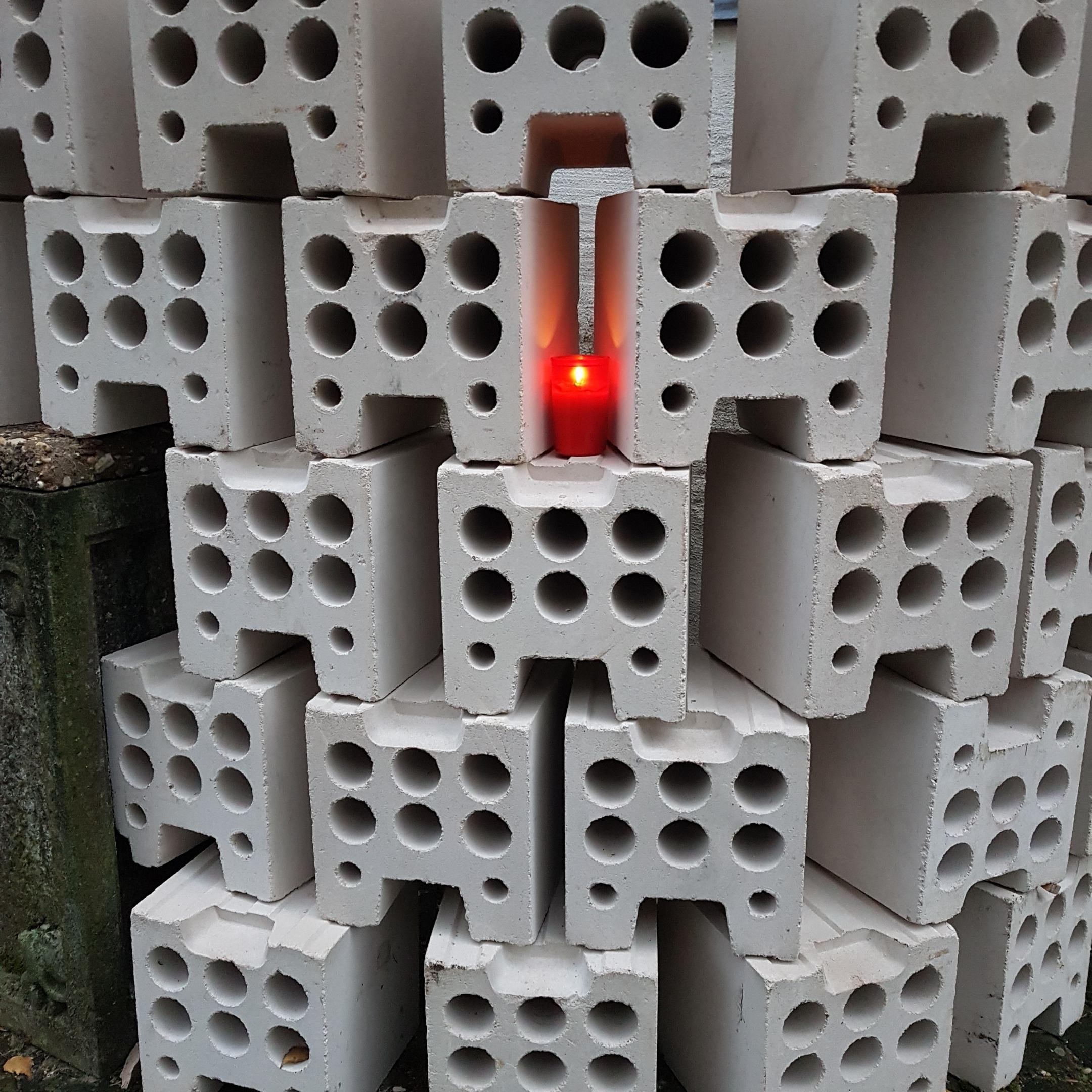 Klagemauer neben der Kirche St. Martinus