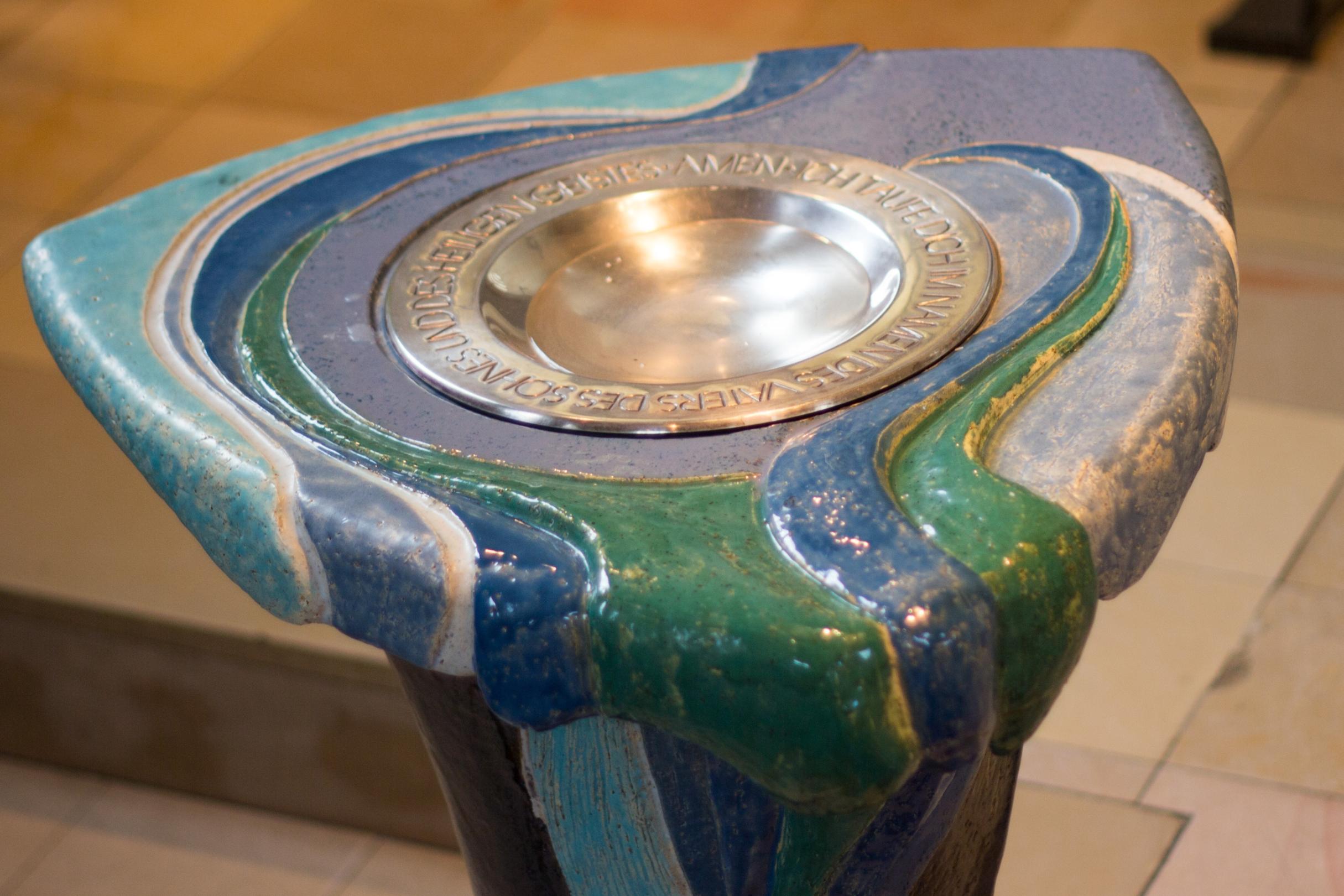 Taufbecken in St. Konrad