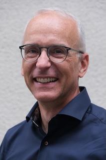 Dr. T. Esser